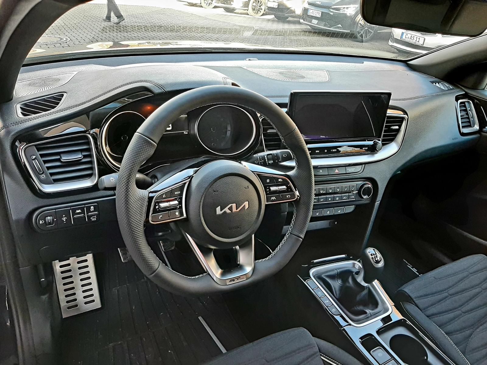 Kia Proceed 1.5T MT GTL LED DAB NAVI MJ25