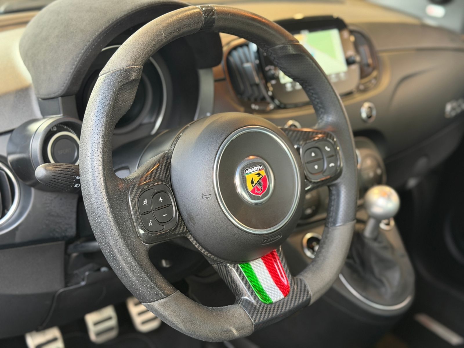 Fahrzeugabbildung Abarth 695C Turismo BEATS KLIMA NAV