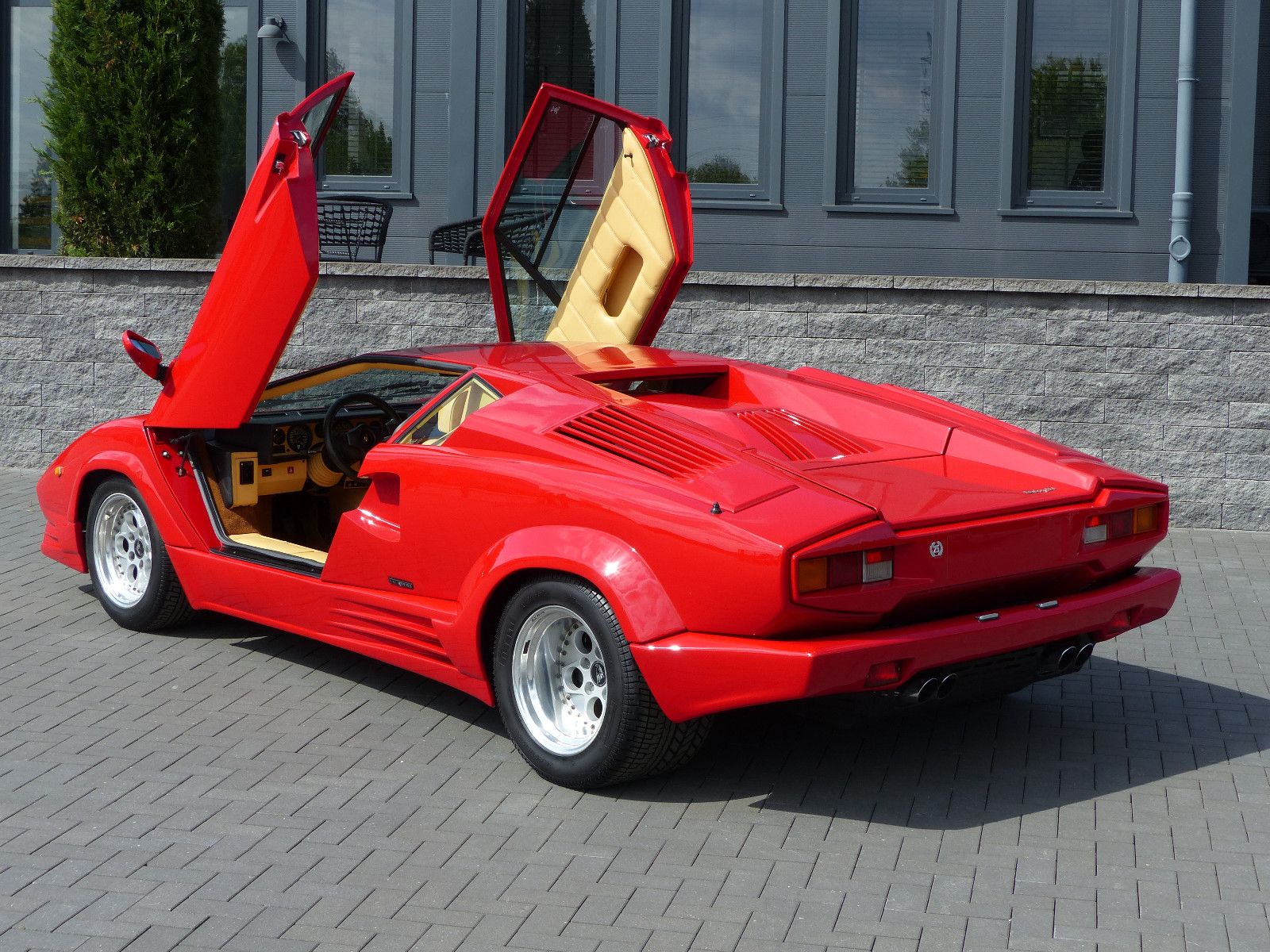 Fahrzeugabbildung Lamborghini Countach 25 th Anniversary