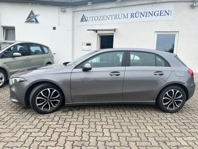 MERCEDES-BENZ A 180 A -Klasse d*Digitales Display*PDC *LED