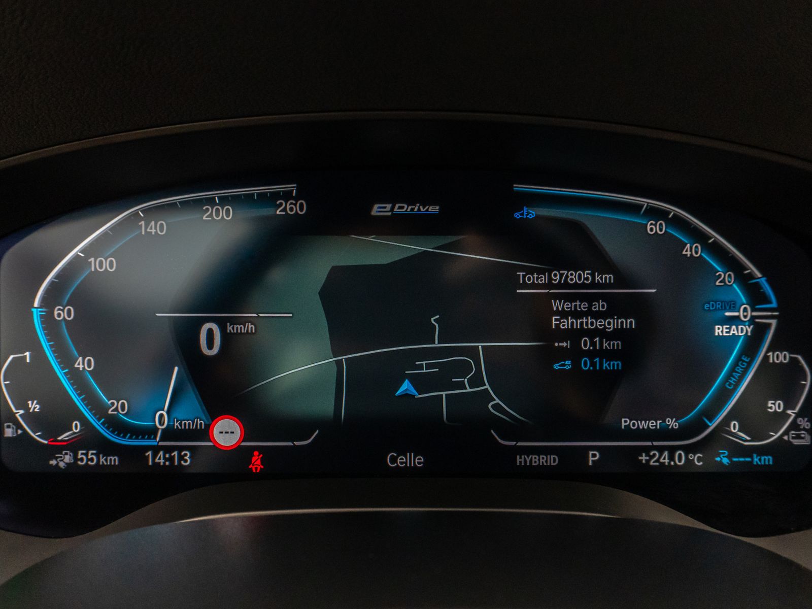 Fahrzeugabbildung BMW 530e Kamera DAB CockPitPro Stop&Go Alarm LED