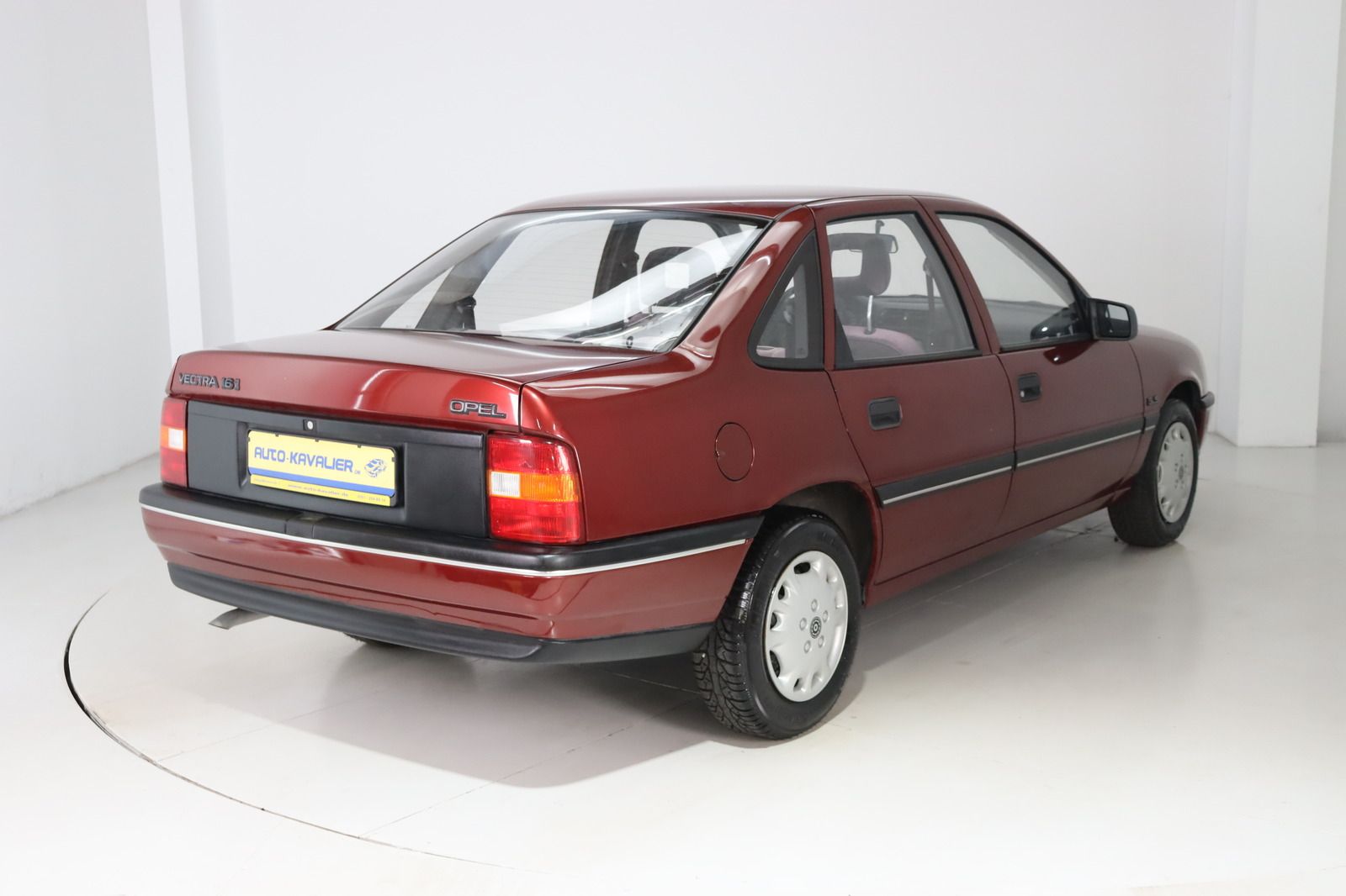 Fahrzeugabbildung Opel Vectra 1.6 * wenig km * Oldtimer * Schiebedach
