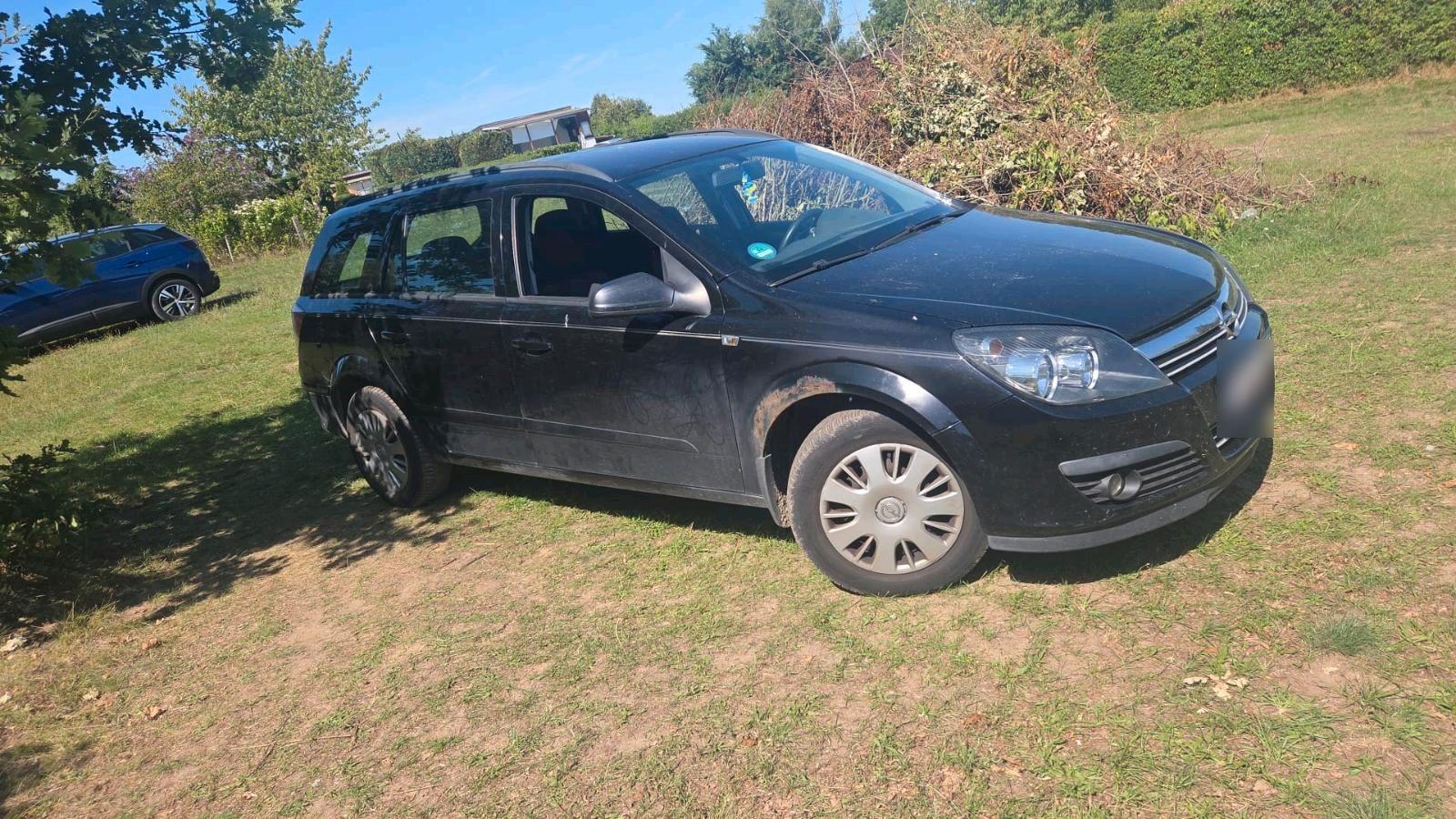 Opel Astra 2006 — interior