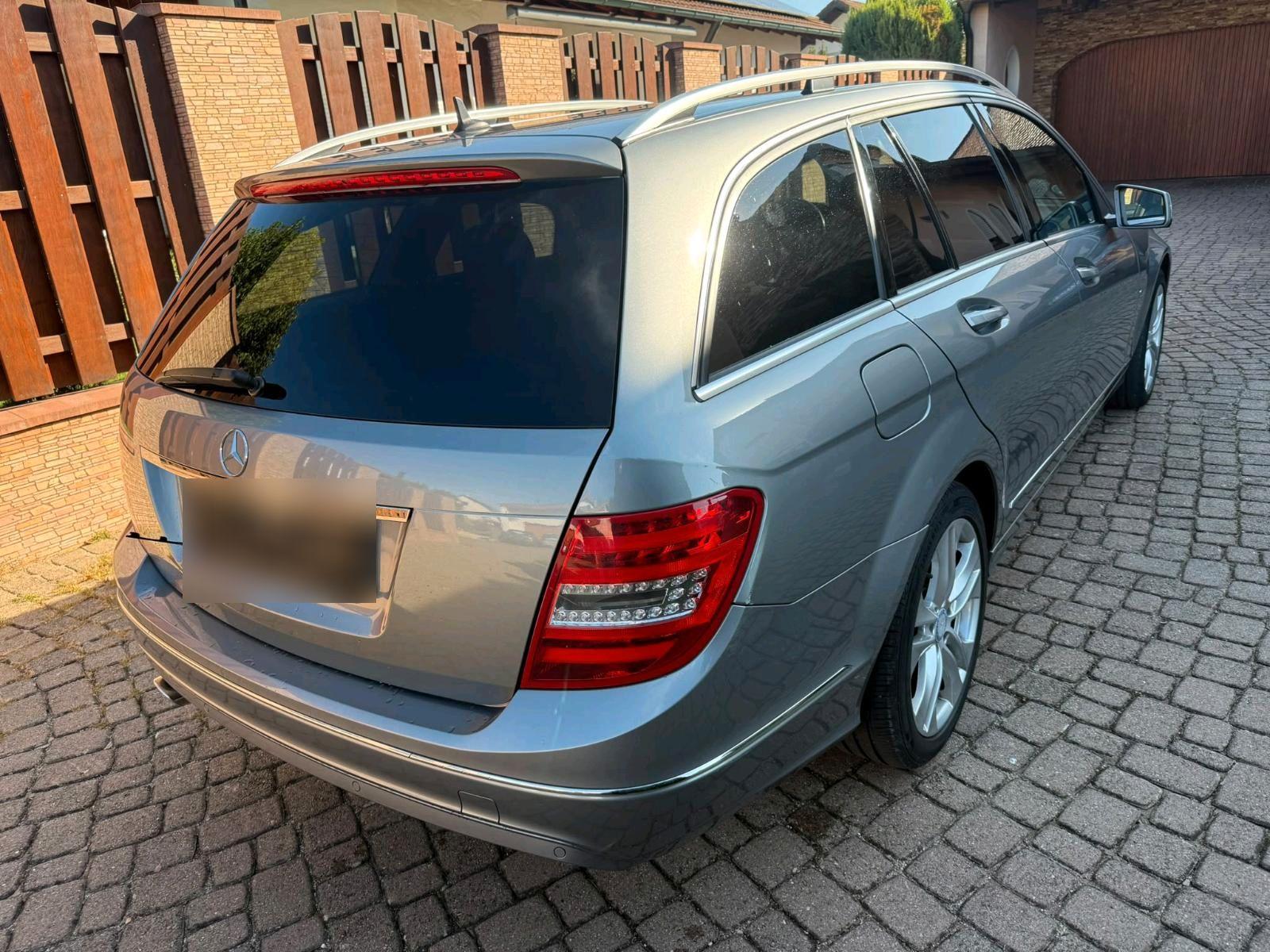Mercedes-Benz C220 2012 — engine 170 HP (125kW)