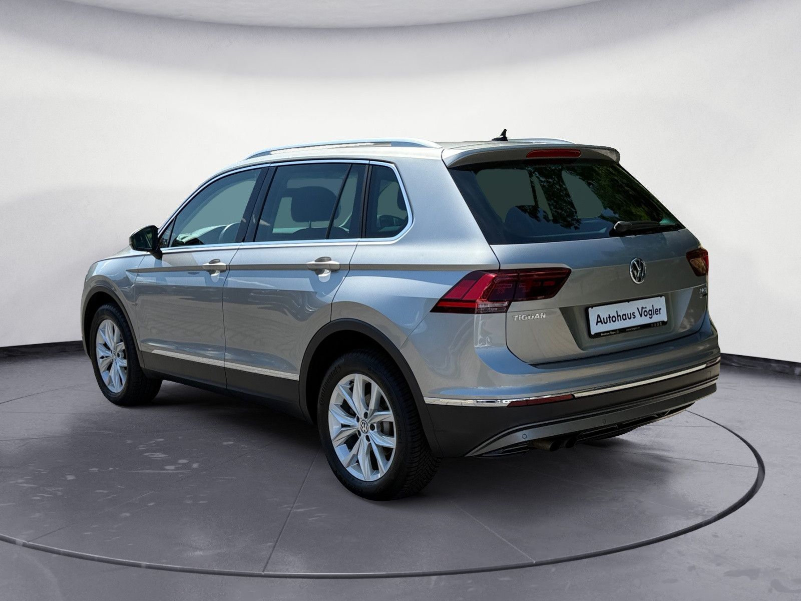 Tiguan 2,0 TSI Highline 4x4 Navi LED AHK