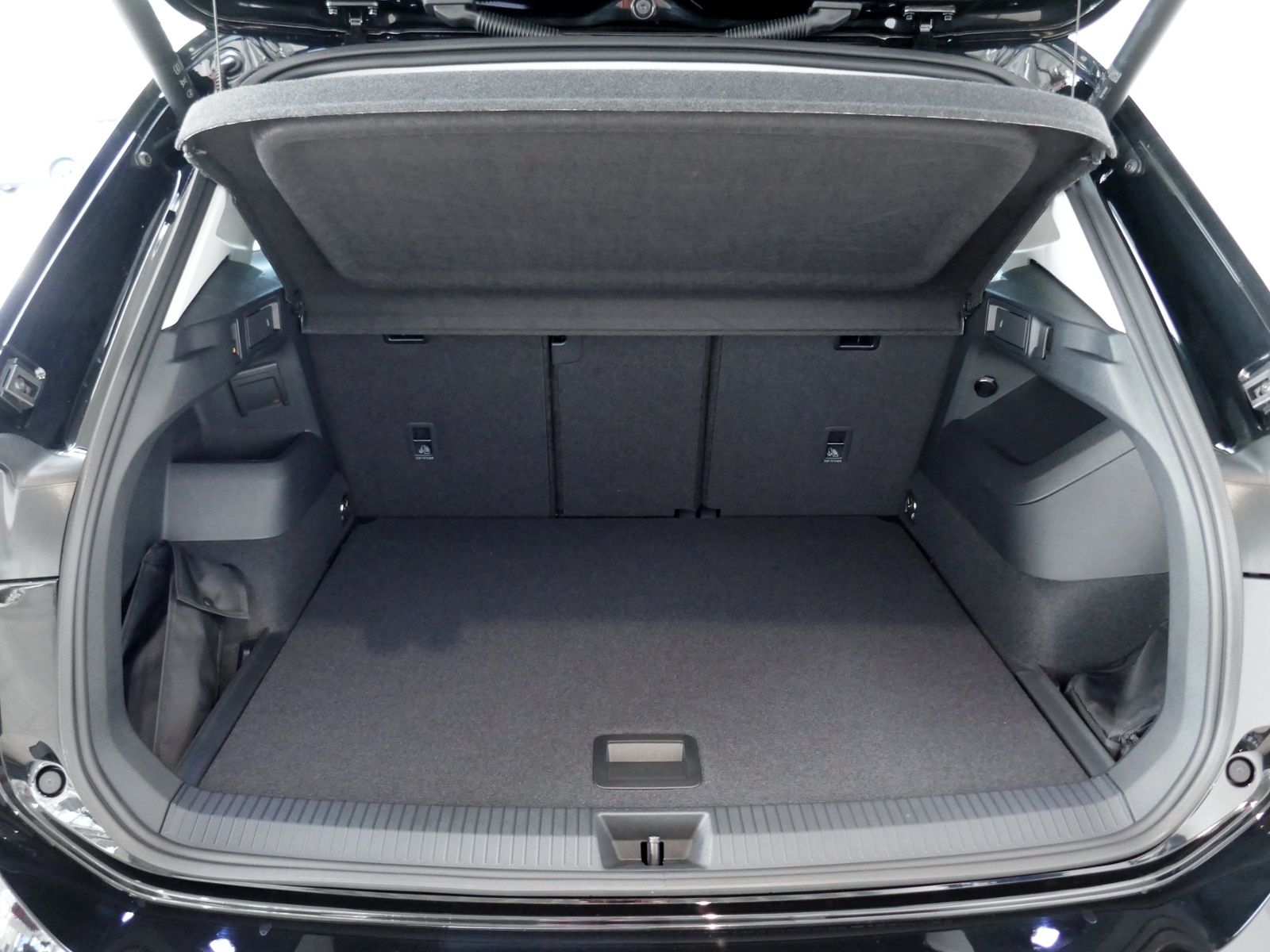 Fahrzeugabbildung Volkswagen Tiguan Life 1.5 eTSI DSG | LED AHK RFK ACC