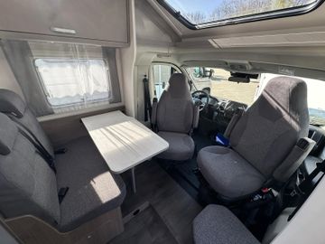 Carado T 338 PRO+8-AUTOMATIKNAVKAMTVSATACCSOLAR