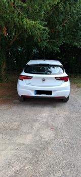 Opel Astra 1.2 Direct Injection Turbo 81kW-HU/AU neu - Opel Astra mit Benzin-Antrieb: Limousine, 1.8