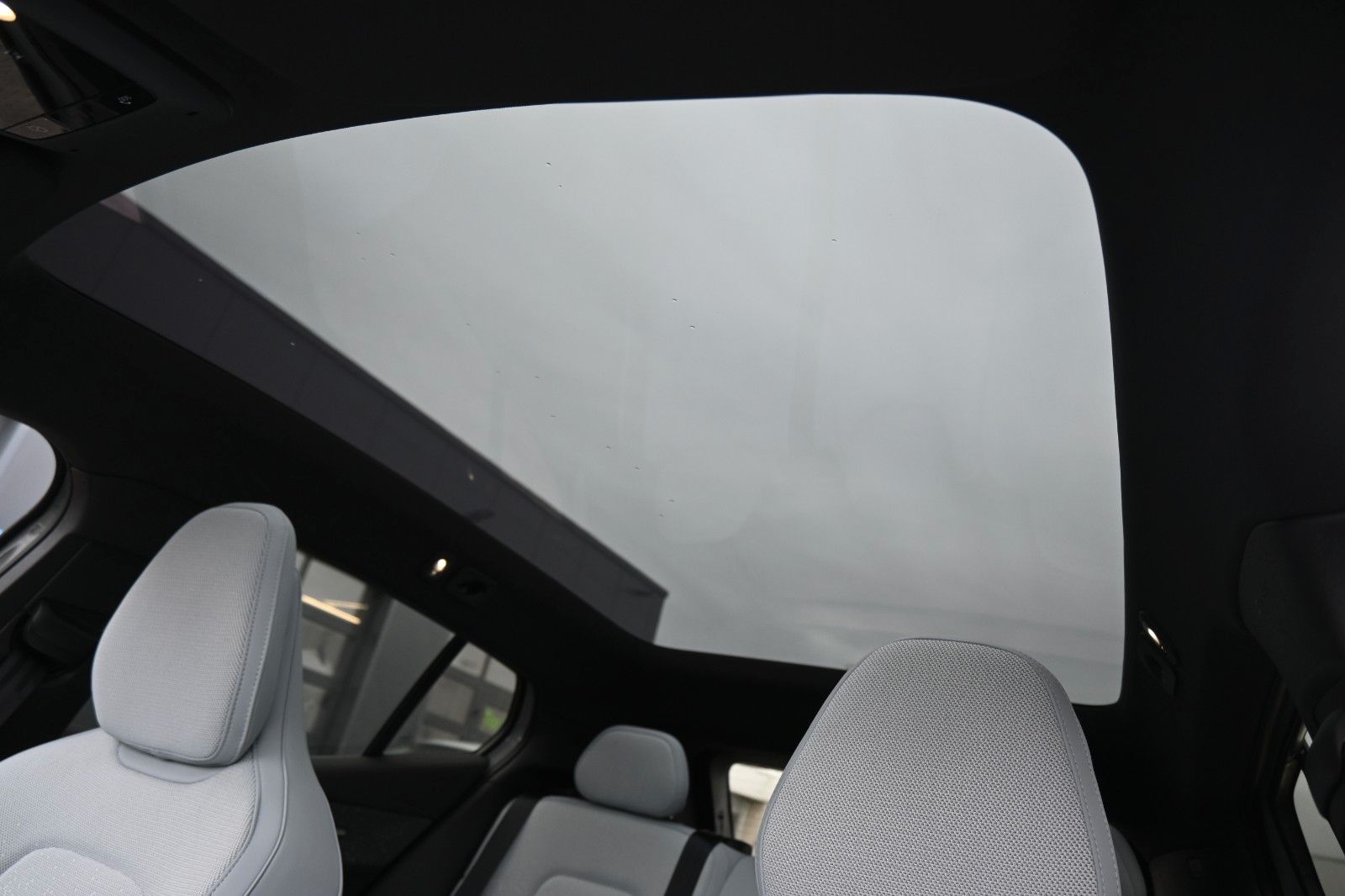 Fahrzeugabbildung Volvo EX30 Twin Performance AWD Ultra*PANO*ACC*20"