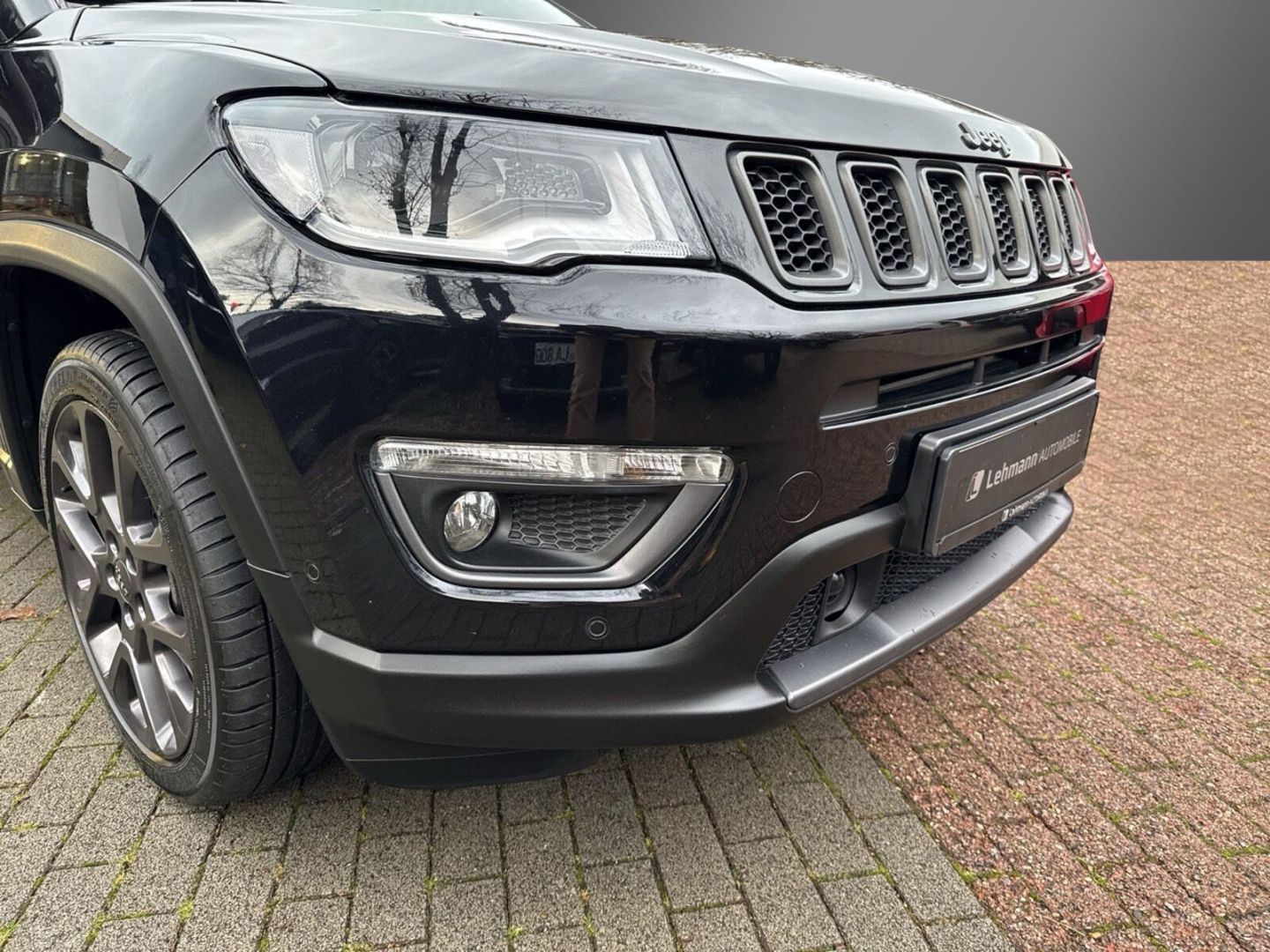 Fahrzeugabbildung Jeep Compass S FWD 1.3 MultiAir -Leder - Panoramadach