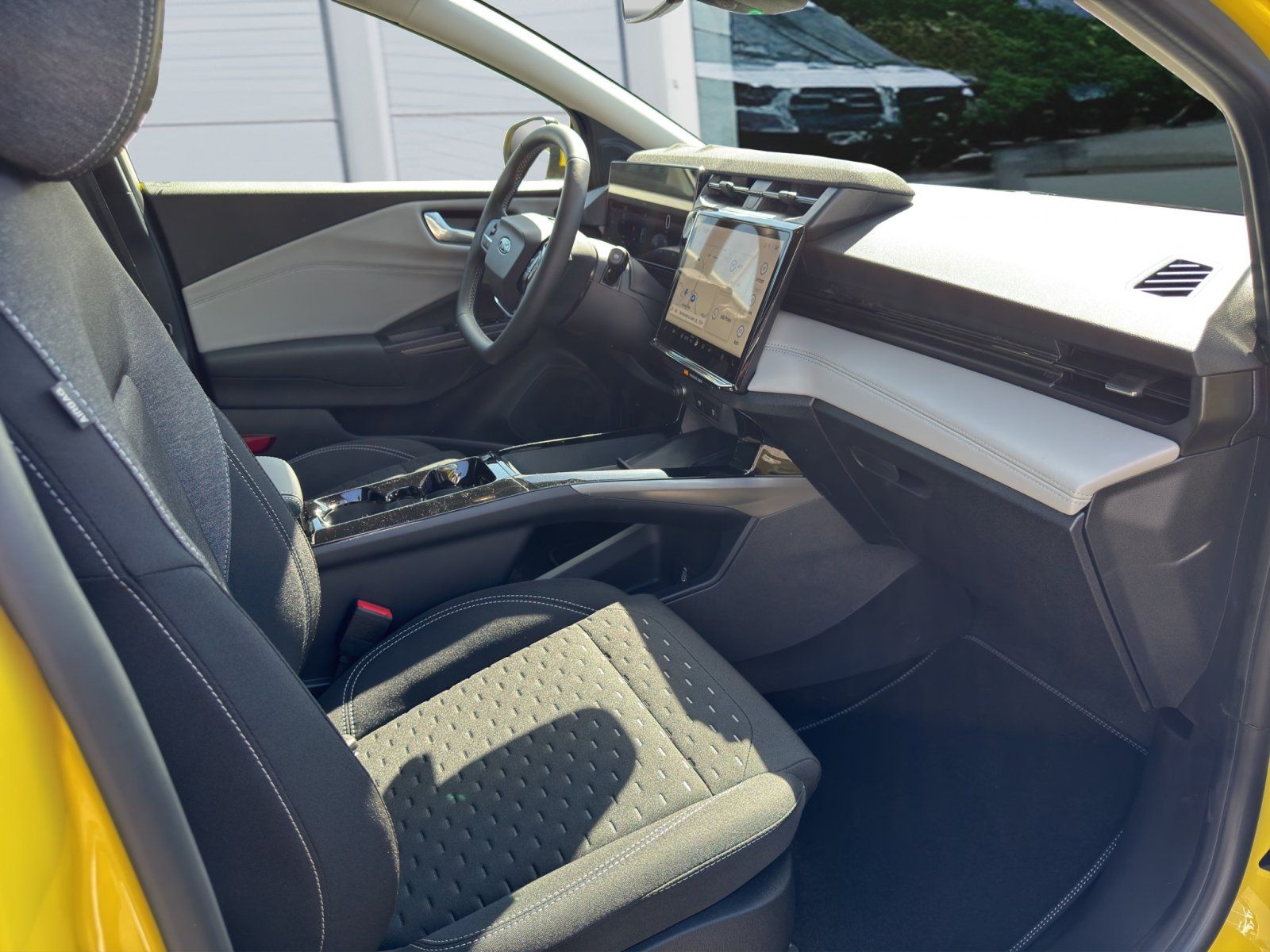 Fahrzeugabbildung Ford Puma Gen-E eMotor 124 kW FWD #Winterpaket