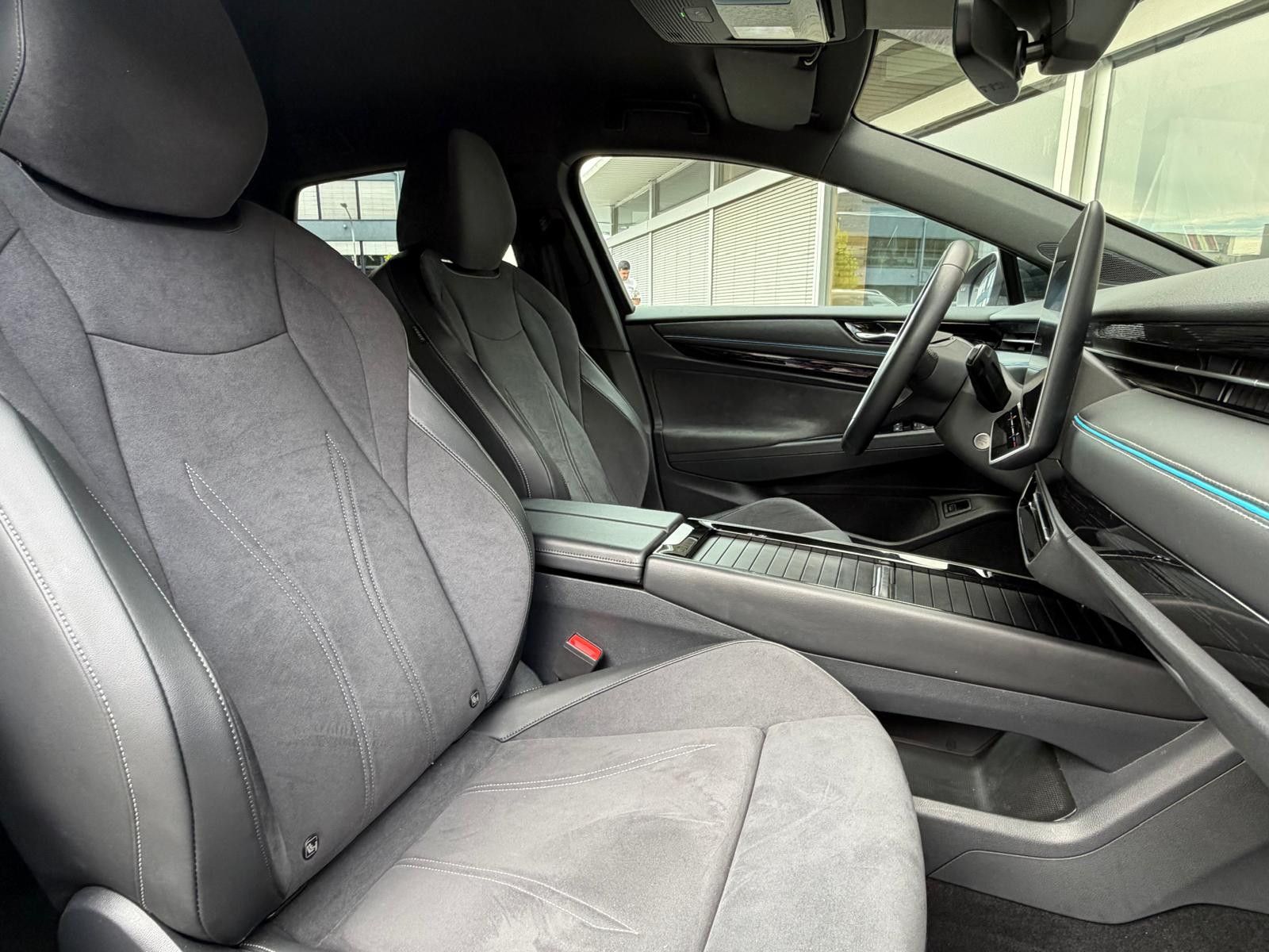 Fahrzeugabbildung Volkswagen ID.7 Pro >ALCANT+MATRIX+MEMO+HEAD+ACC+AHK+360°+