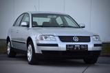 Volkswagen Passat 2.0 96kW Comfortline Original 82.000km!!! - Volkswagen Passat mit Benzin-Antrieb: Limousine, 2.8