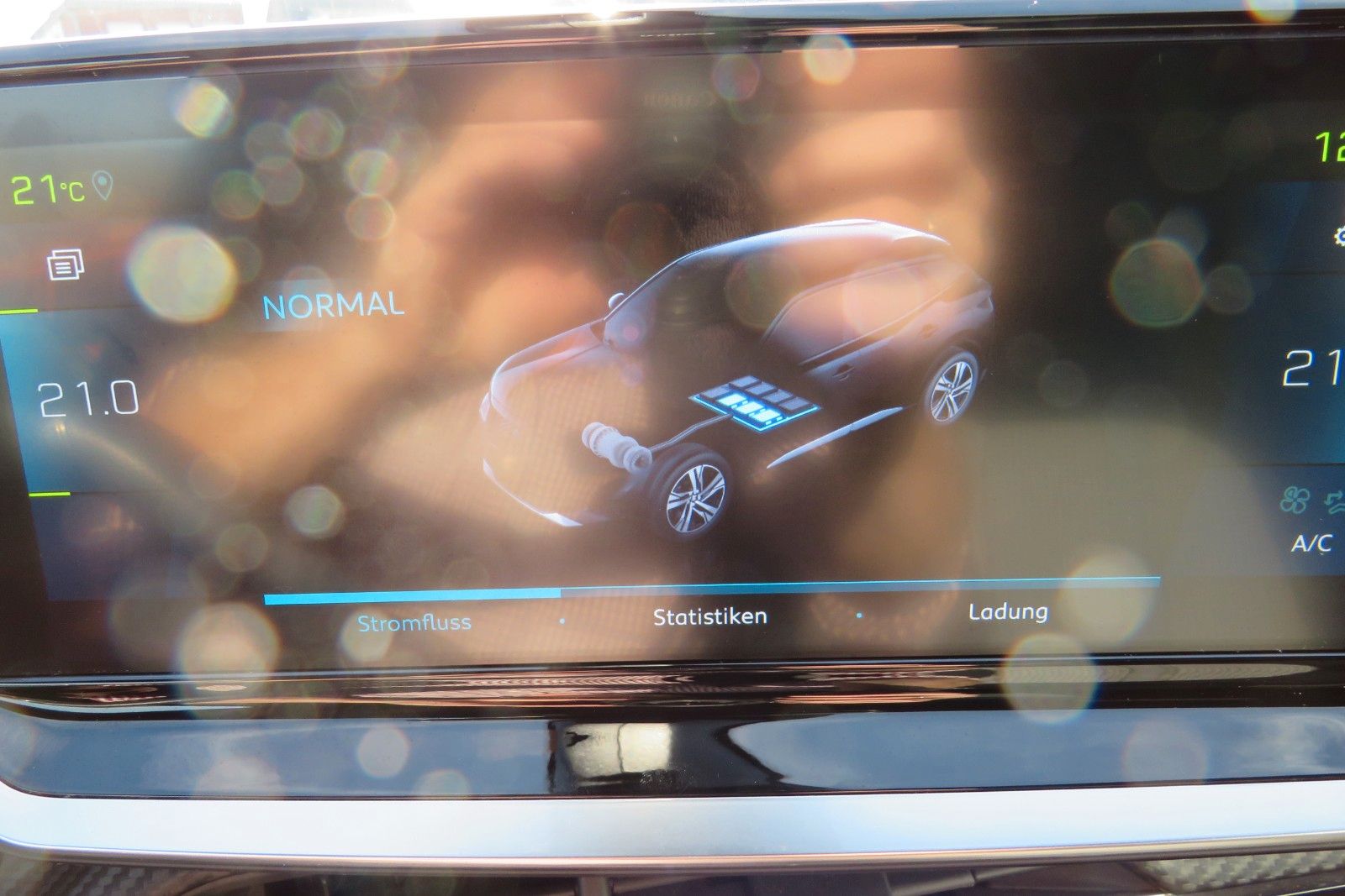 Fahrzeugabbildung Peugeot 2008 e- GT PANO NAVI KAMERA SITZH. PDC 1.HD