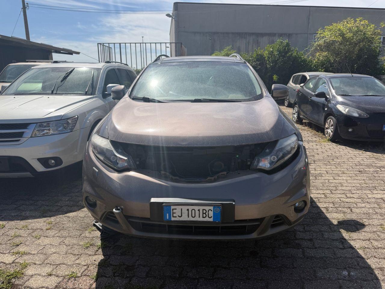 Nissan Murano 2011 — rear view