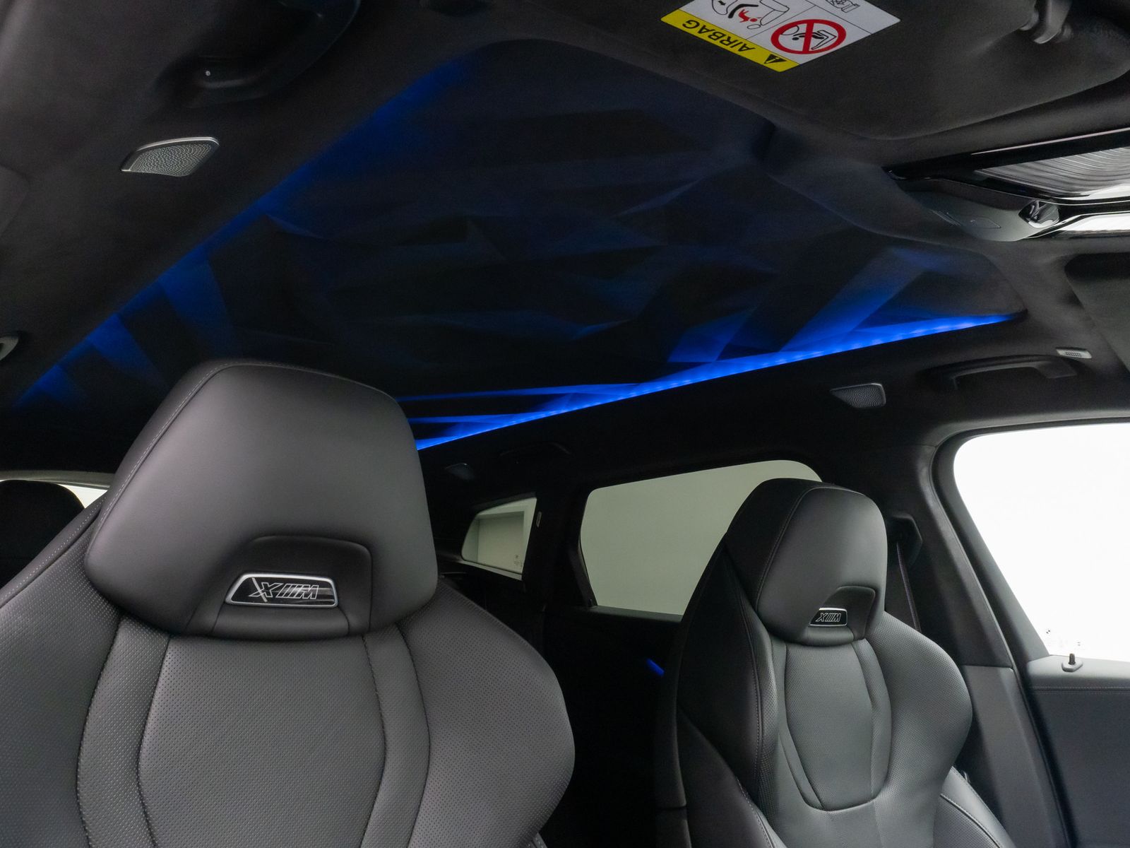 Fahrzeugabbildung BMW XM 360° HUD DAB B&W Massage SoftCl AHK 23Zoll