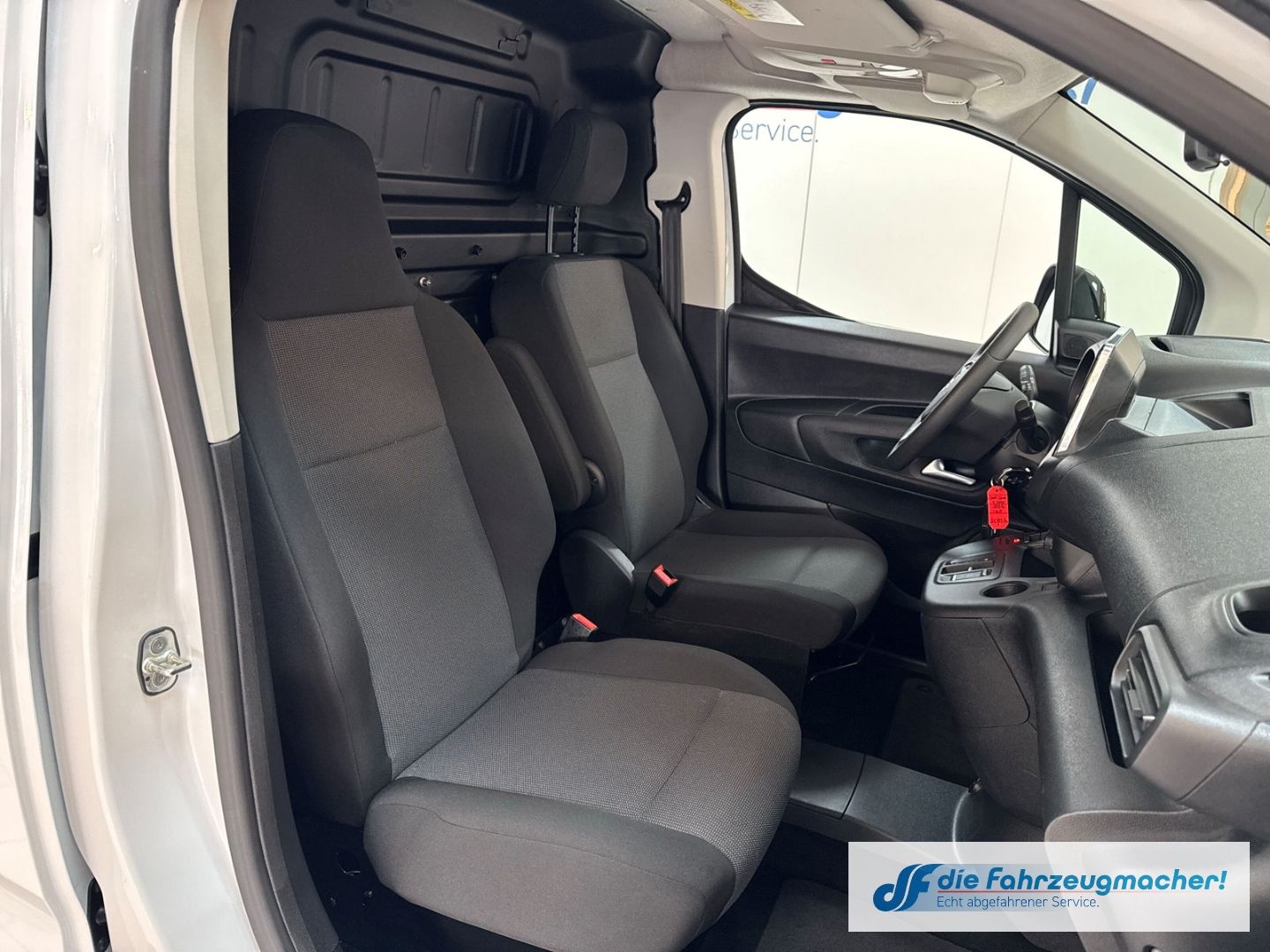 Fahrzeugabbildung Opel Combo E Cargo Edition XL Apple CarPlay Android A