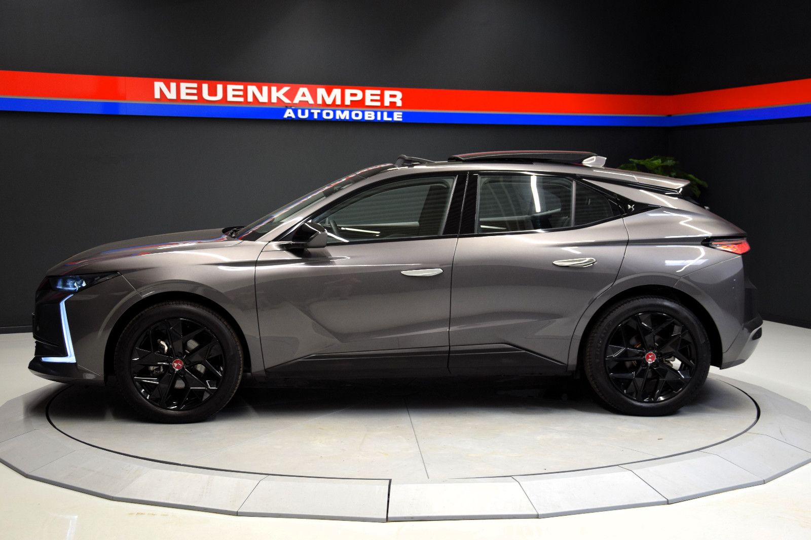Fahrzeugabbildung DS Automobiles DS4 Performance Line Pano Sitzheizung