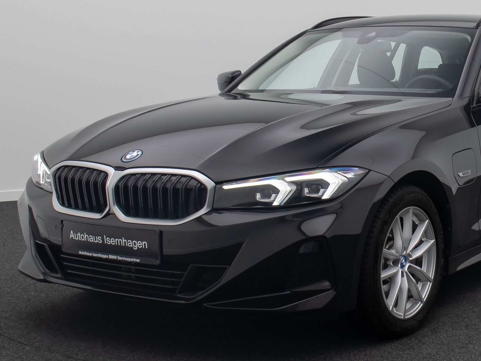 Fahrzeugabbildung BMW 320e Widscreen PDC CockpitPlus DAB Geschwindig