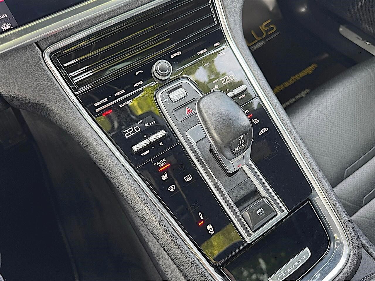 Fahrzeugabbildung Porsche Panamera 4 S Sport Chrono *Pano*Sportabgas*LED*