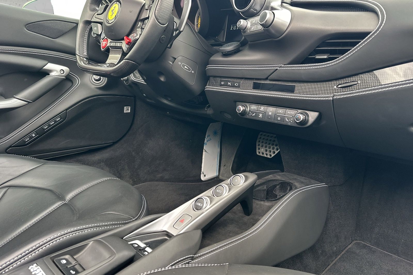 Fahrzeugabbildung Ferrari F8 Spider*Dt.Auto*Lift*LED Lenkrad*JBL*Kamera