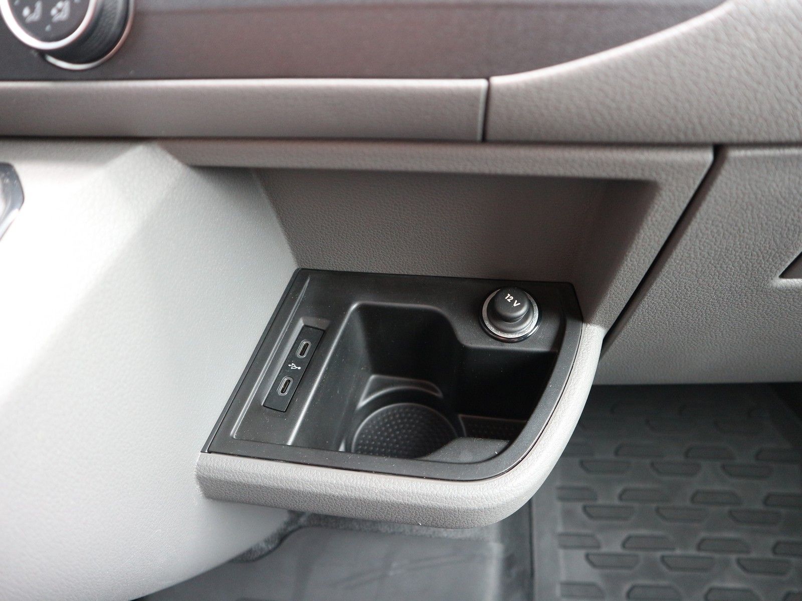 Volkswagen T6 andere - Bild 17