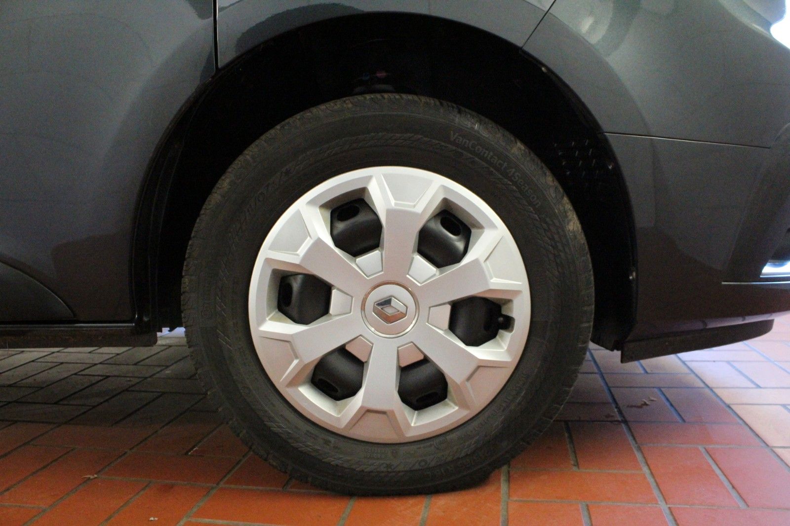 Fahrzeugabbildung Renault Trafic Grand L2 dCi 110 Blue*9-Sitzer*