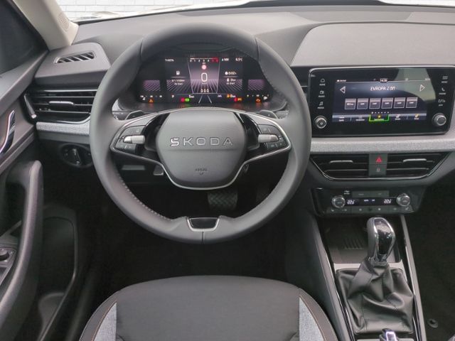Fahrzeugabbildung SKODA Kamiq 1.0 TSI Tour DSG AHK MATRIX BLACK