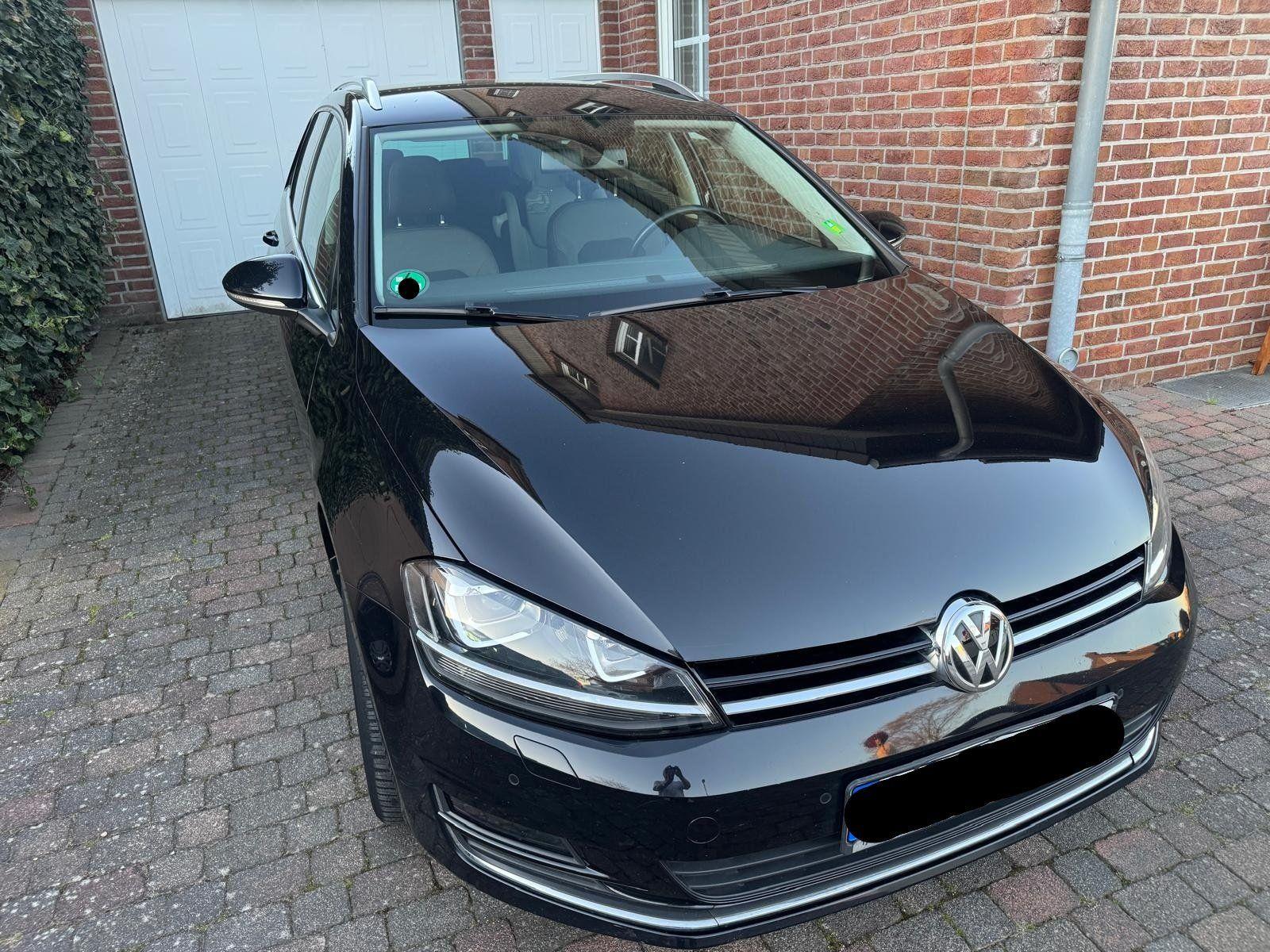 Volkswagen Golf 2014 — rear view