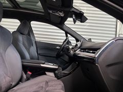 Fahrzeugabbildung BMW 218d Active Tourer M Sport -- Pano/AHK/ACC/18LM