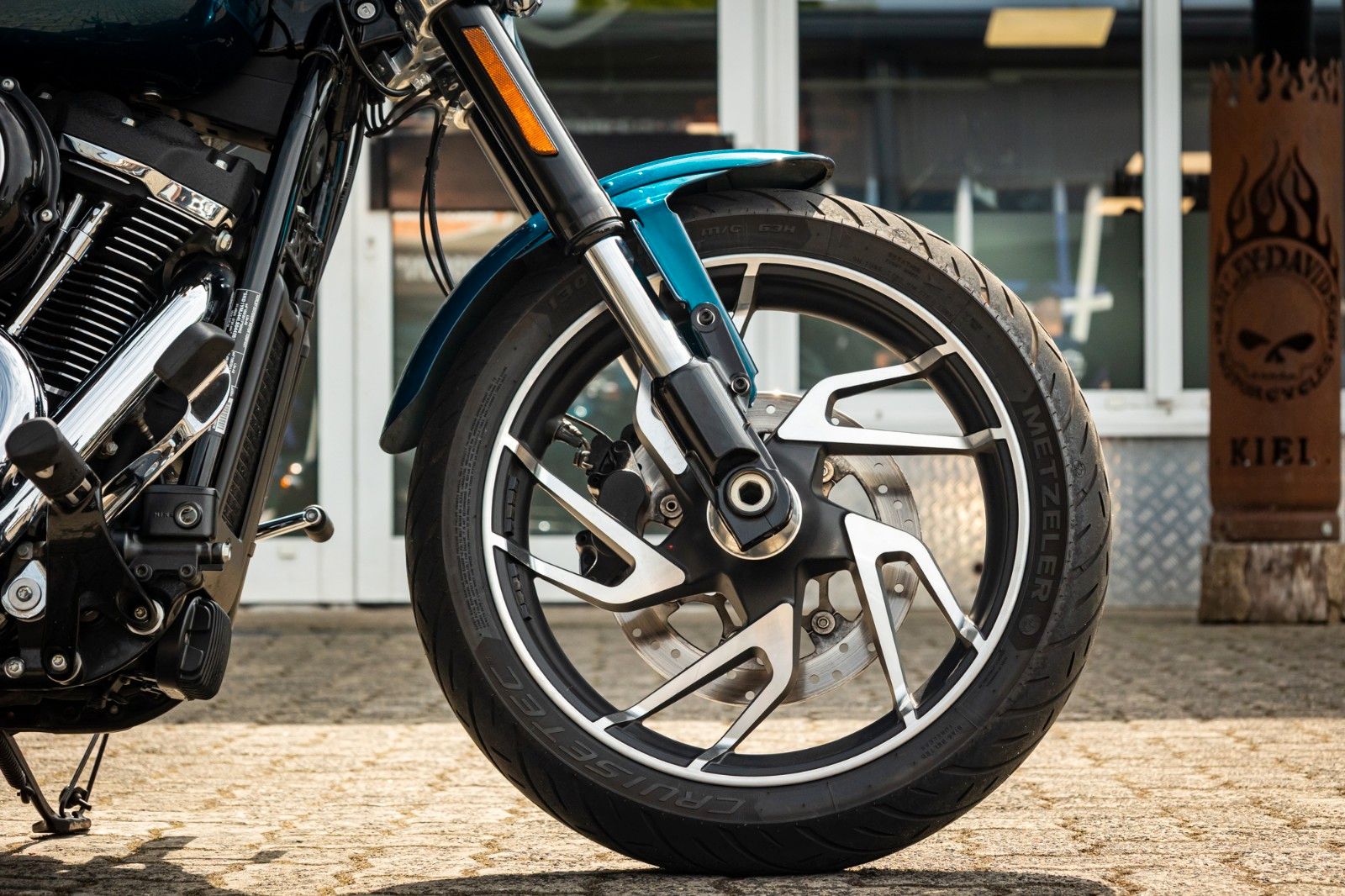 Fahrzeugabbildung Harley-Davidson FLSB Sport Glide Softail - MILLER -