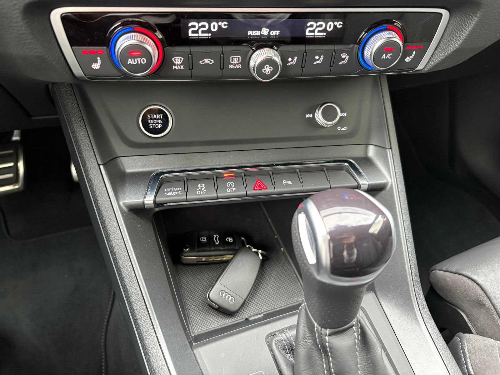 Fahrzeugabbildung Audi Q3 Sportback 35 TDI/S-LINE/BLACK-EDIT/LED/KAMERA