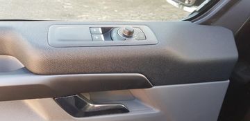 Fahrzeugabbildung Ford Tourneo Custom Bus 320 L1 Tourneo Titanium FWD