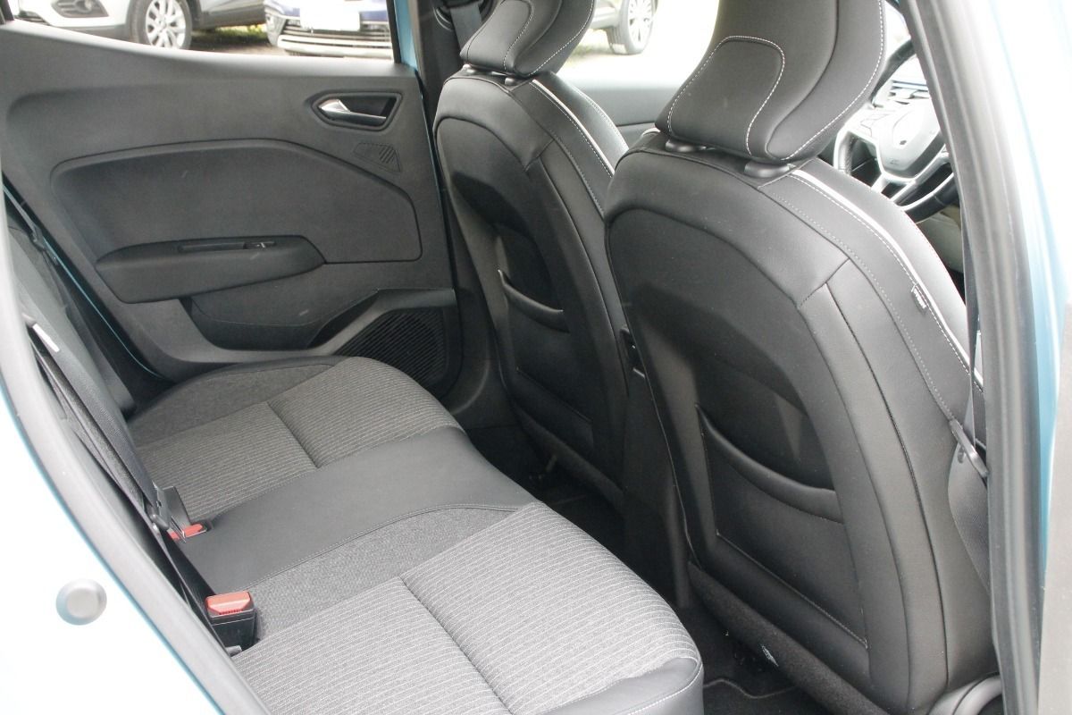 Fahrzeugabbildung Renault Clio V Intens Hybrid Automatik