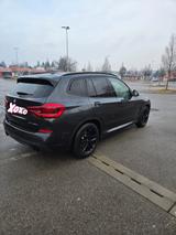 BMW X3 xDrive30e M SPORT AT M SPORT - mit Hybrid-Antrieb: Grau, Winterreifen, Geländewagen