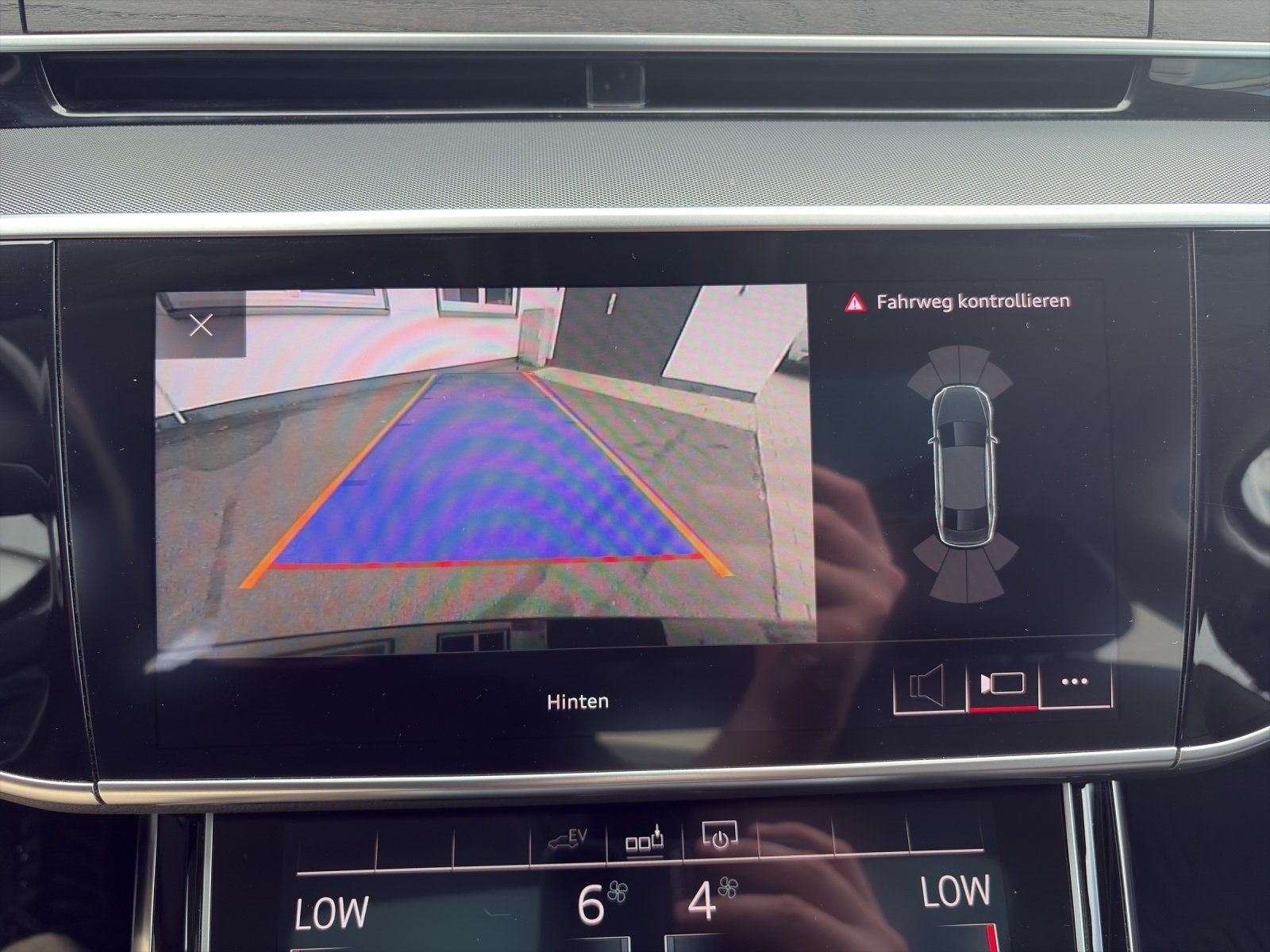 Fahrzeugabbildung Audi A8 60 3.0 TFSI e quattro/PANO-DACH/ACC/KAMERA/