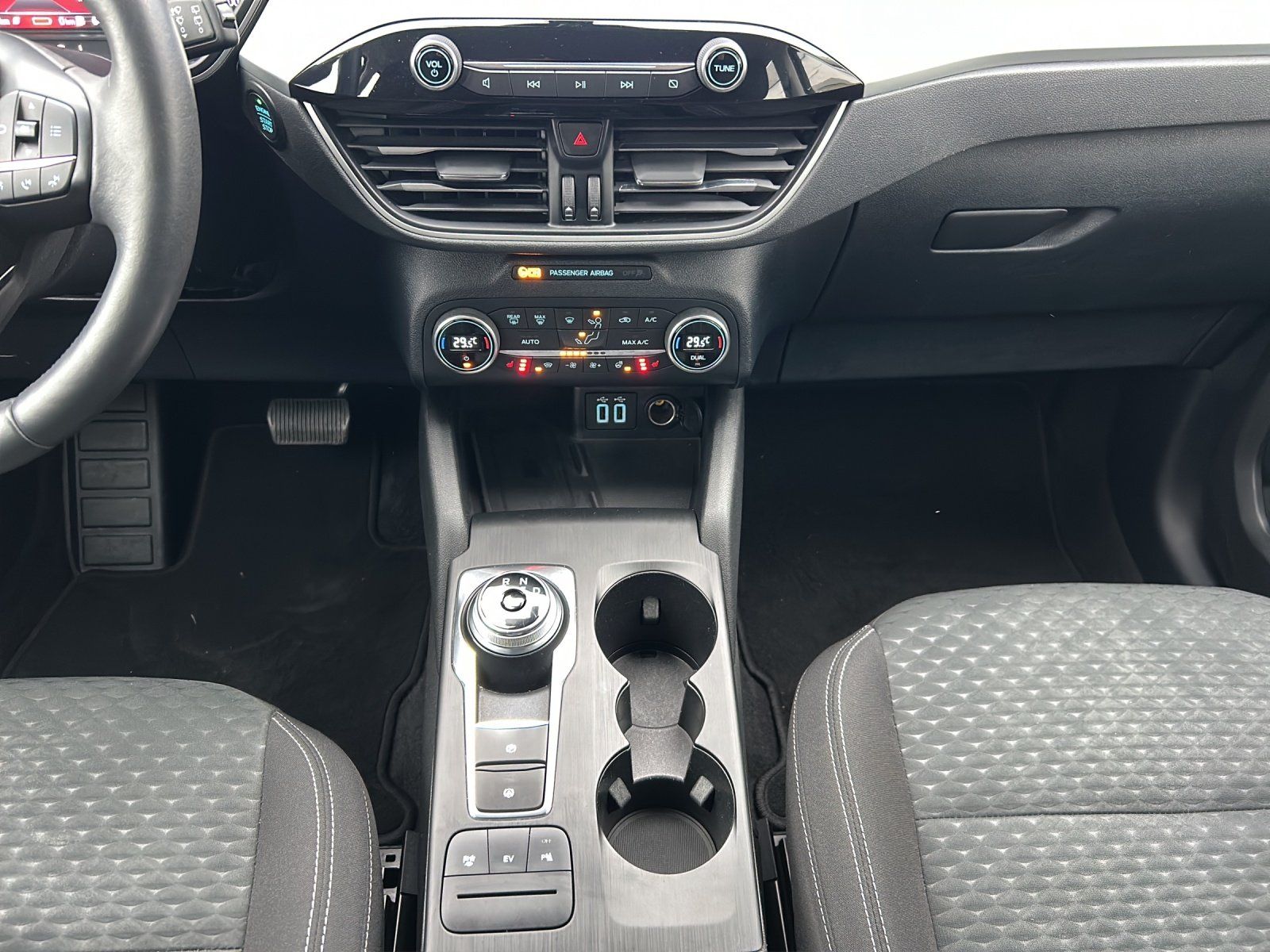 Fahrzeugabbildung Ford Kuga 2.5 PHEV Cool & Connect Aut./GRA/PDC/AHK/