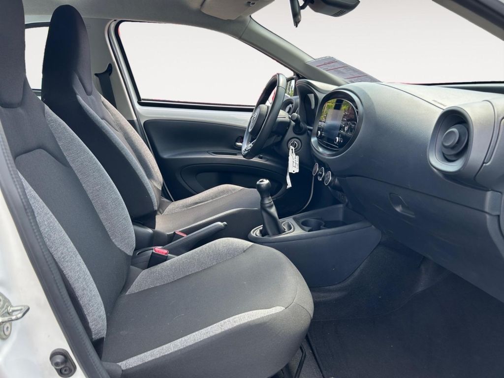 Fahrzeugabbildung Toyota Aygo X Play