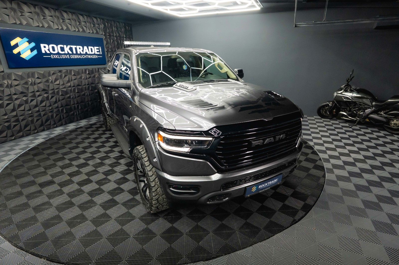 Fahrzeugabbildung Dodge RAM 5.7 V8 HEMI 4x4 OFFROAD LONGBED Limited LED