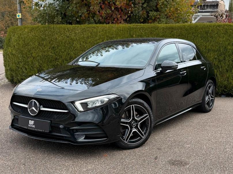 Mercedes-Benz A 250e Edition AMG NIGHT R-KAM DAB LED AMBI.