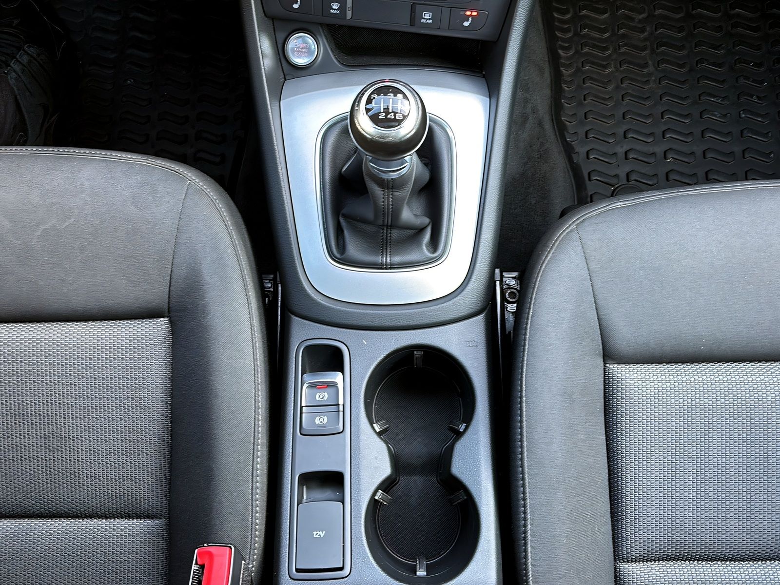 Fahrzeugabbildung Audi Q3 2.0 TDI S LINE SELECTION PANO NAVI KEYLESS