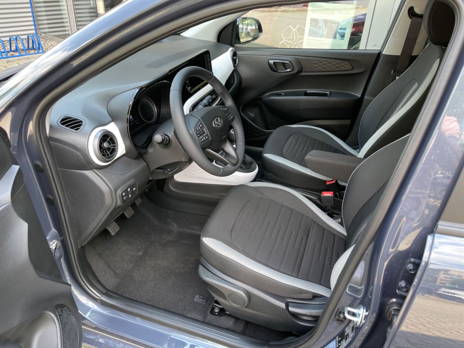 Fahrzeugabbildung Hyundai New i10 1.2 PRIME KLIMA PDC Smart Key 16"Alu