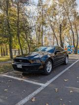 Ford Mustang 3.7 V6 Coupé  305 PS  Automatik - Ford Mustang aus 2013: V6