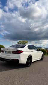 BMW Bmw M 550 i, B&W Anlage, Massage, carVertical - weiße BMW M550