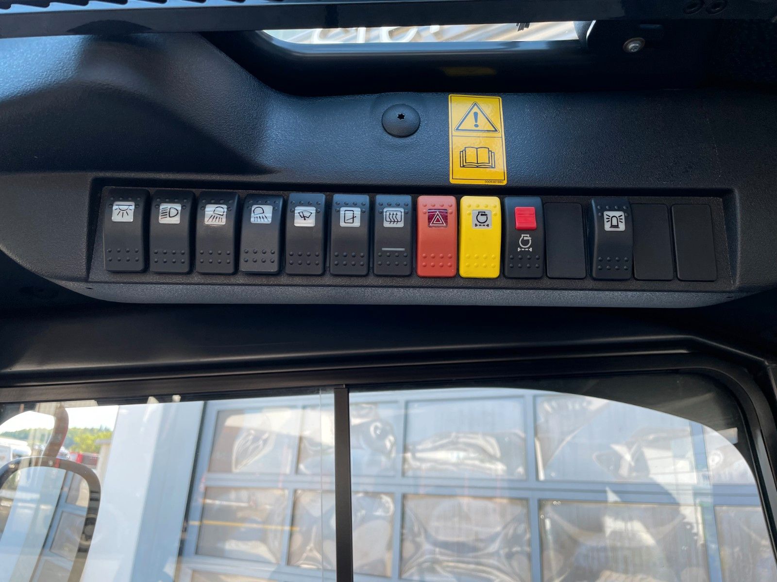 Fahrzeugabbildung Linde H20D-02/600 / Triplex 4,71m / 1.918h / Diesel