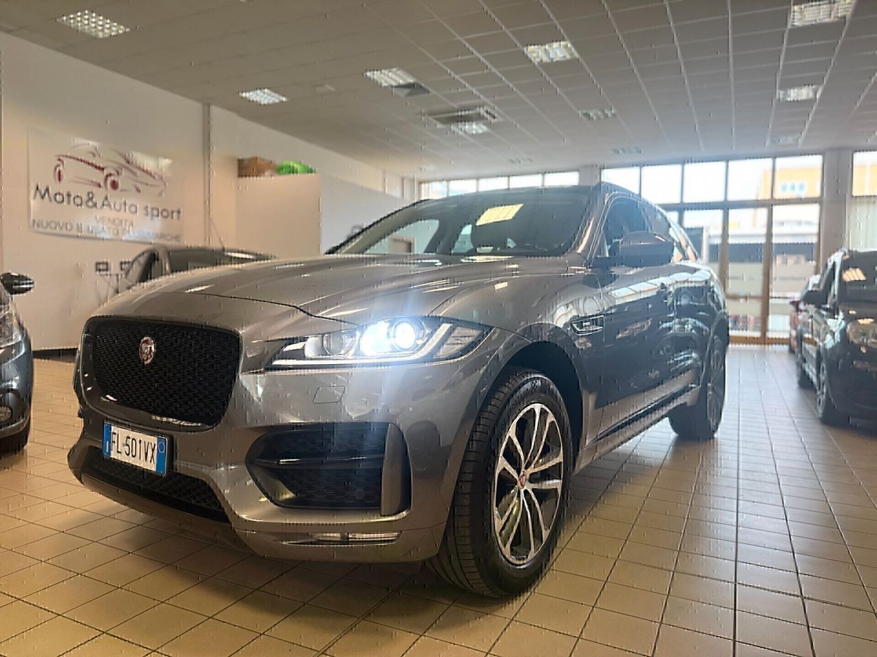 JAGUAR F-Pace