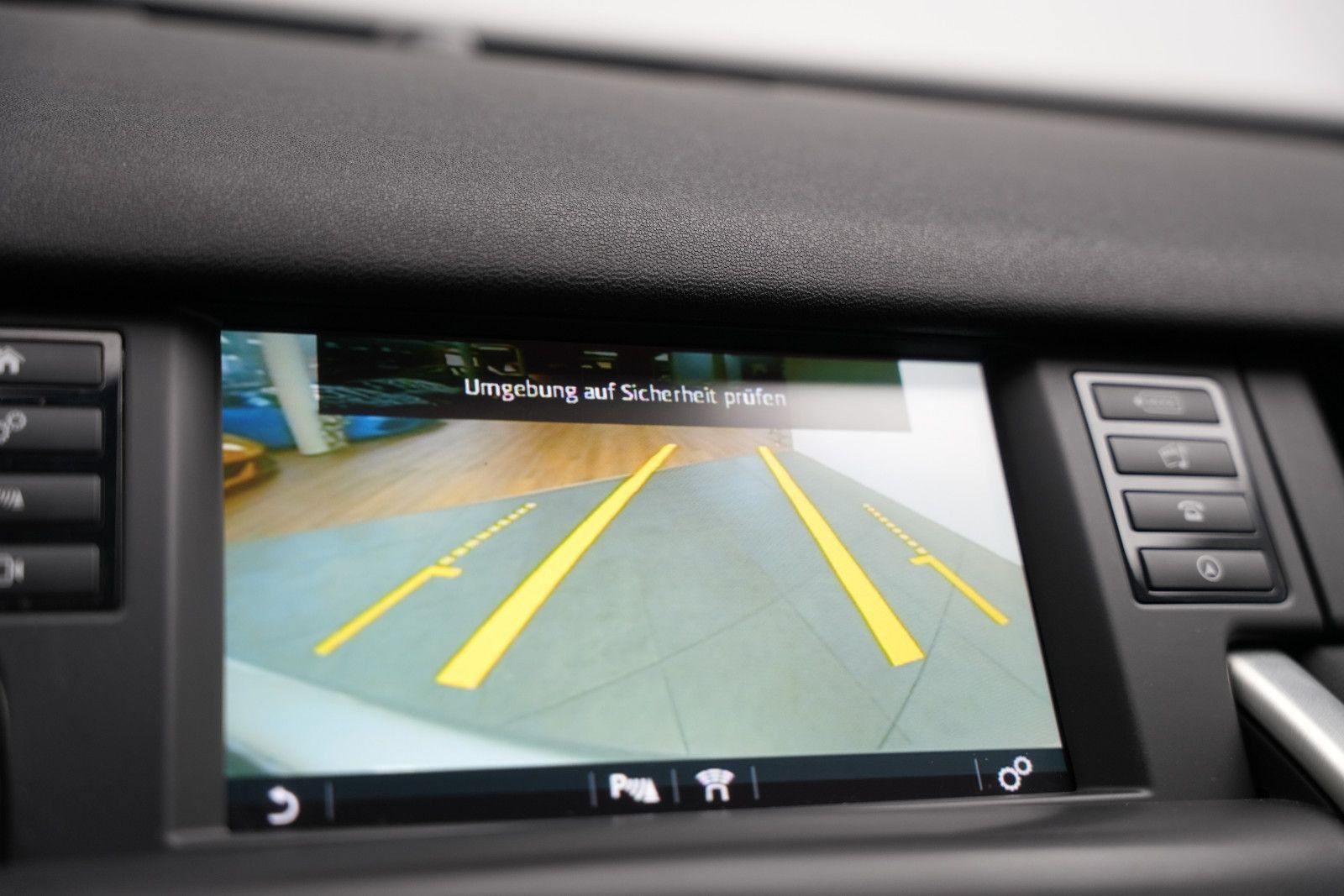 Fahrzeugabbildung Land Rover Discovery Sport SE AWD *Kamera*Navi*SHZ