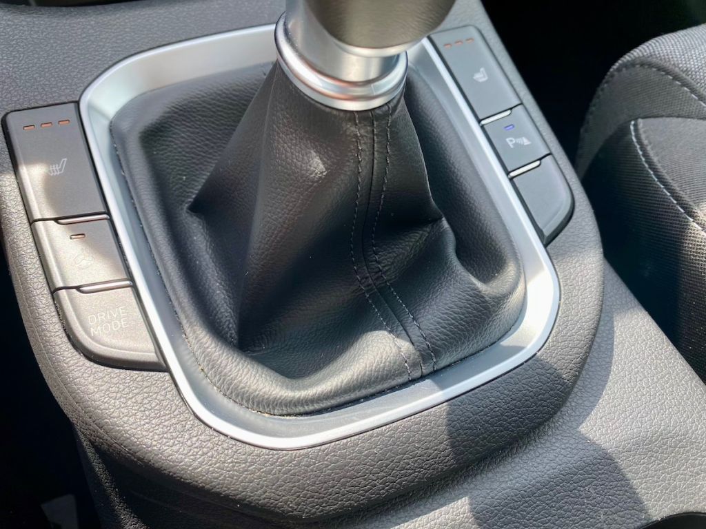 Fahrzeugabbildung Hyundai i30 1.0 AAC SHZ KAMERA ALU ALLWETTER CARPLAY