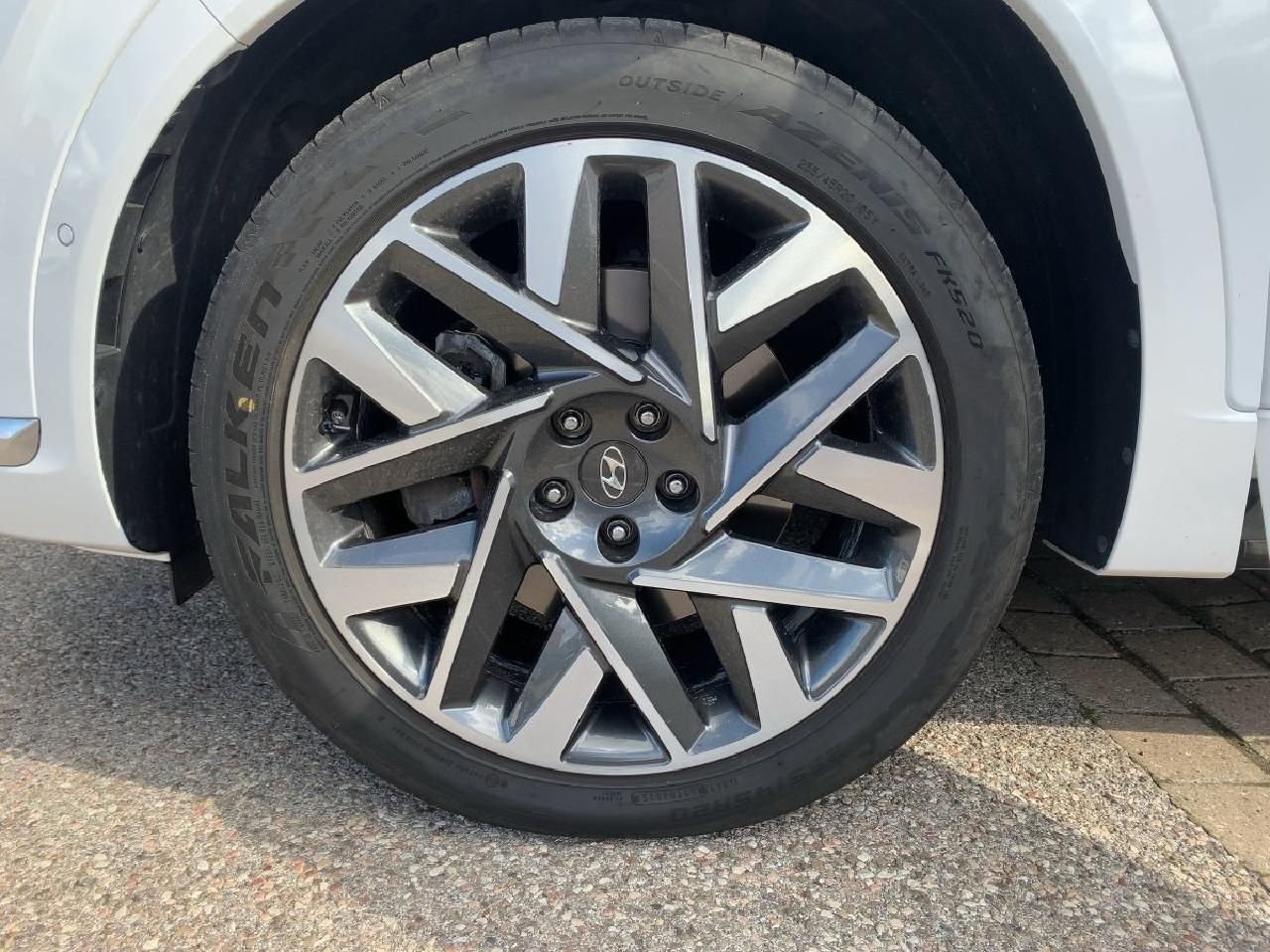 Fahrzeugabbildung Hyundai SANTA FE Signature 4WD + Komfort-Paket*