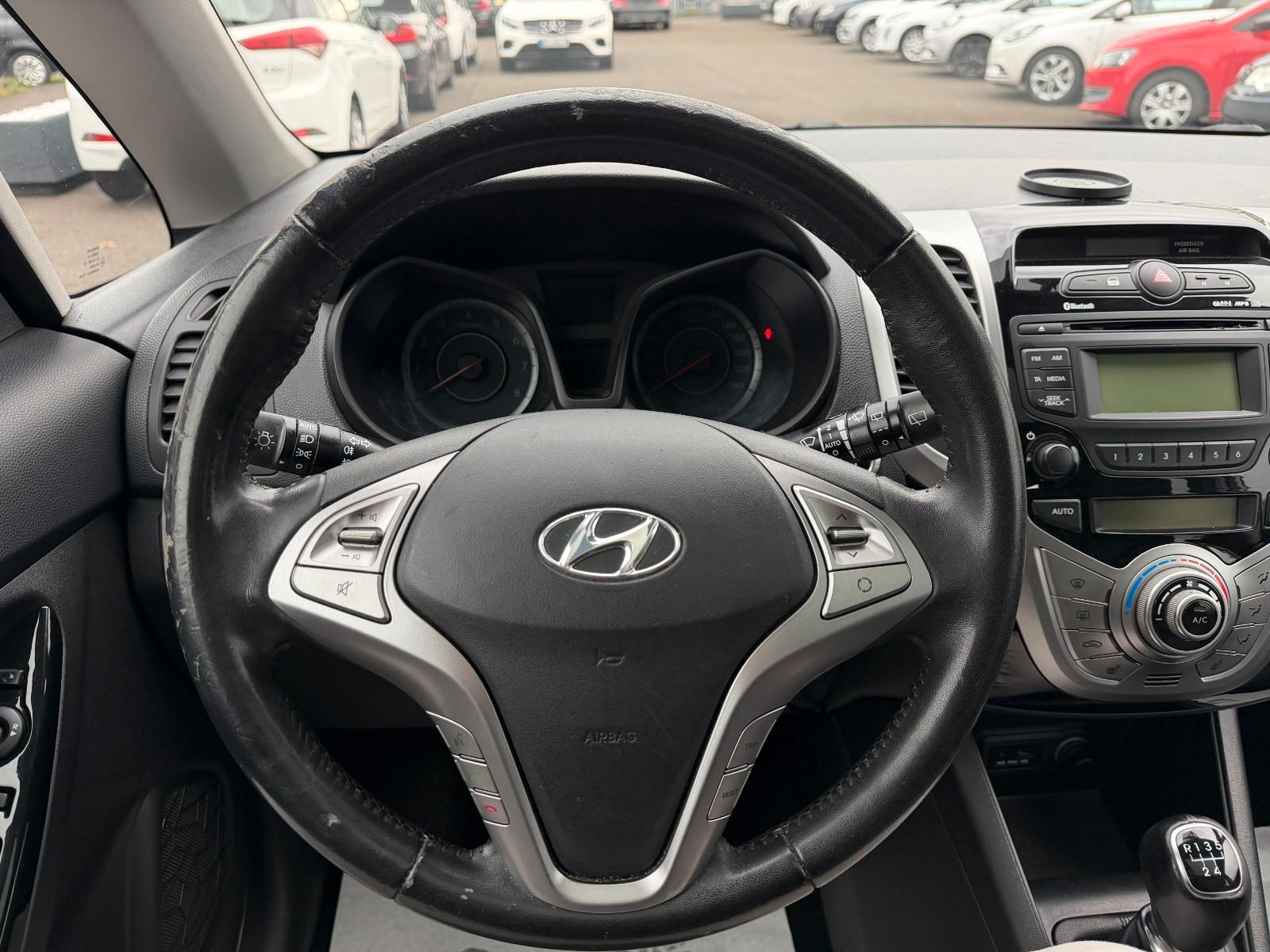 Hyundai ix20 2011 — photo 17